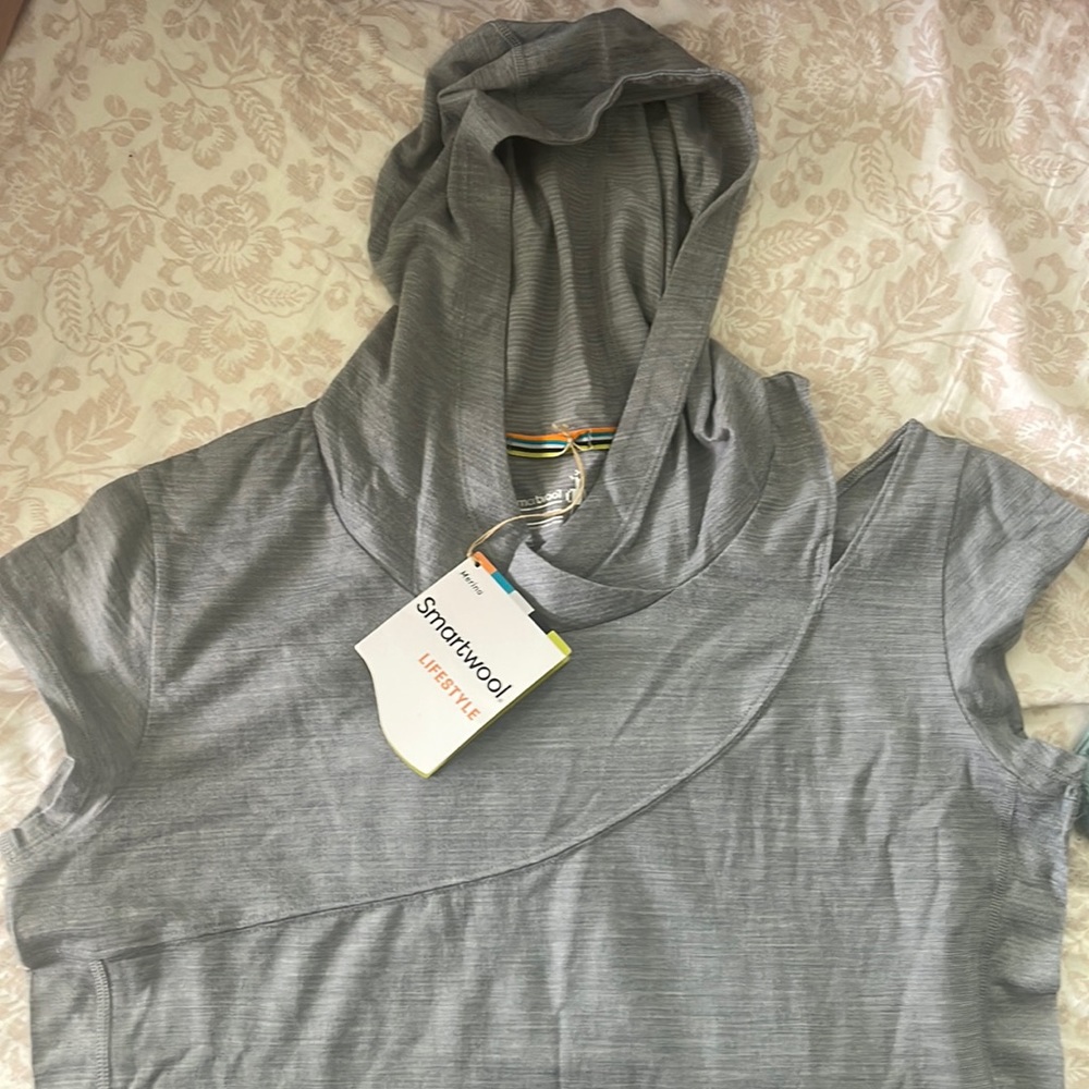 Womens Everyday Exploration Hooded Tee